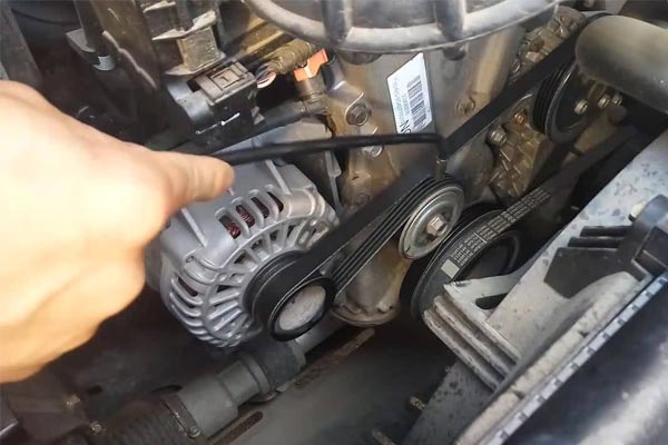 福田转速传感器的工作原理是什么？