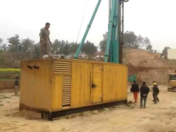 福田如何判断水冷式机油散热器密封件是否需要更换？